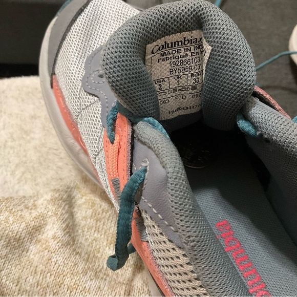 Columbia Youth Trailstorm Kid’s Size 2 - Picture 6 of 6